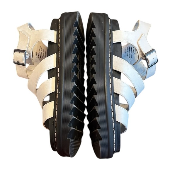 Sincerely Jules Daring Sandal White Strappy Gladiator Black Chunky Lug Sole 8M - Picture 9 of 11